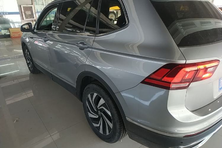 Used Volkswagen Tiguan L 2022 330TSI Automatic Two-Wheel Drive Smart Edition Rear Left 45 Deg