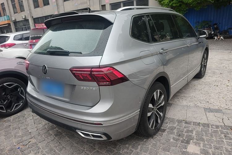 Used Volkswagen Tiguan L 2022 330TSI Automatic Two-Wheel Drive R-Line Enhanced Edition Rear Right 45 Deg