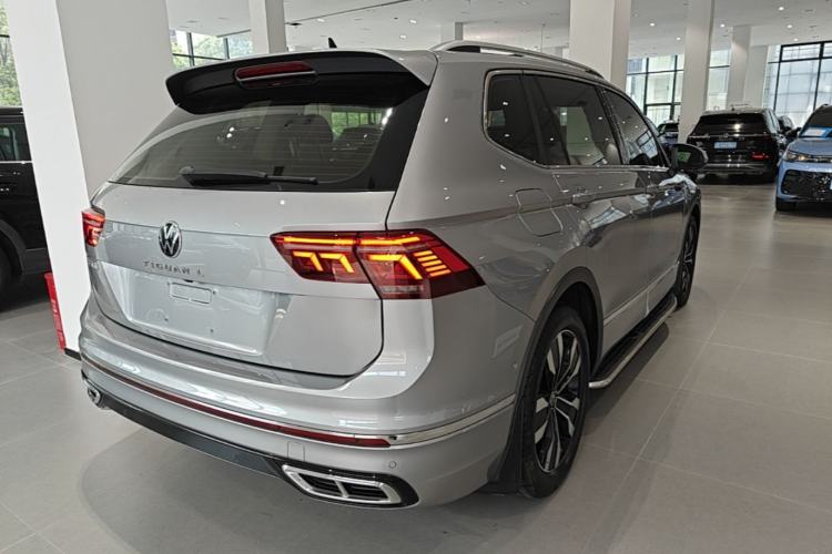 Used Volkswagen Tiguan L 2022 330TSI Automatic Two-Wheel Drive R-Line Enhanced Edition Rear Right 45 Deg