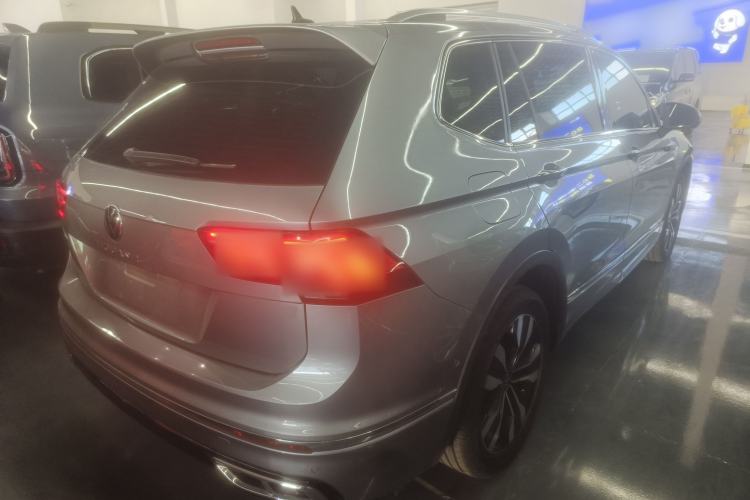 Used Volkswagen Tiguan L 2022 330TSI Automatic Two-Wheel Drive R-Line Enhanced Edition Rear Right 45 Deg