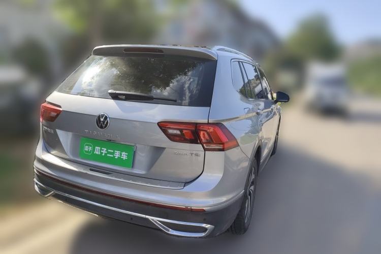 Used Volkswagen Tiguan L 2022 330TSI Automatic Two-Wheel Drive Smart Edition Rear Right 45 Deg