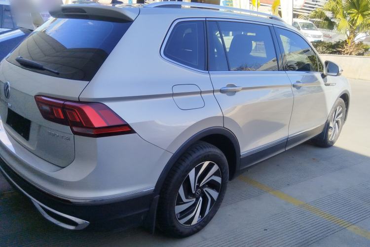 Used Volkswagen Tiguan L 2022 330TSI Automatic Two-Wheel Drive Smart Edition Rear Right 45 Deg