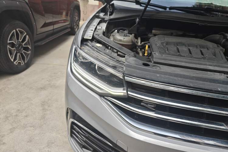 Used Volkswagen Tiguan L 2022 330TSI Automatic Two-Wheel Drive R-Line Enhanced Edition Right Front Headlight
