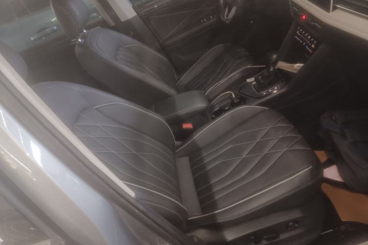 Used Volkswagen Tiguan L 2022 330TSI Automatic Two-Wheel Drive R-Line Enhanced Edition Right Front Seat