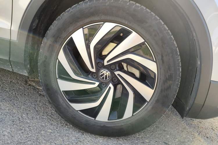 Used Volkswagen Tiguan L 2022 330TSI Automatic Two-Wheel Drive Smart Edition Right Front Wheel Hub