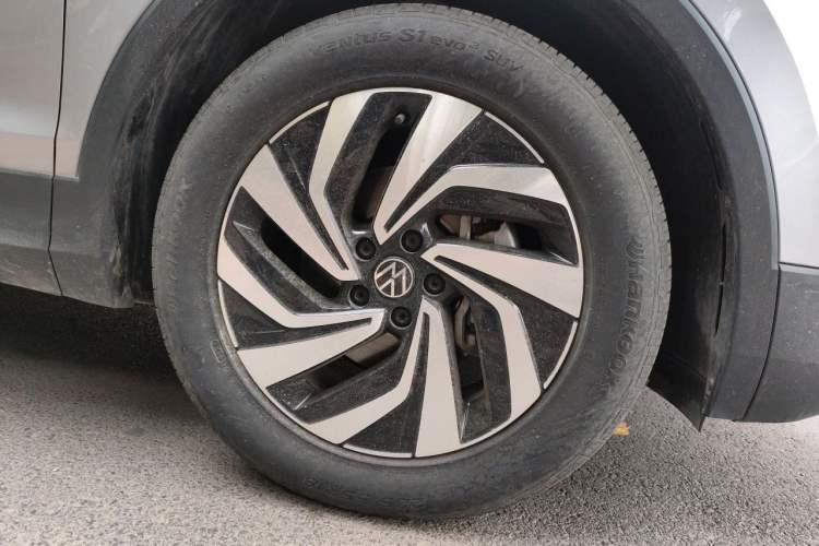 Used Volkswagen Tiguan L 2022 330TSI Automatic Two-Wheel Drive Smart Edition Right Front Wheel Hub