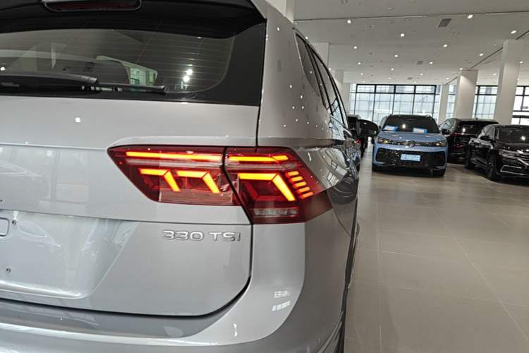 Used Volkswagen Tiguan L 2022 330TSI Automatic Two-Wheel Drive R-Line Enhanced Edition Right Rear Taillight