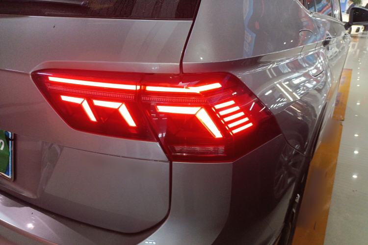 Used Volkswagen Tiguan L 2022 330TSI Automatic Two-Wheel Drive R-Line Enhanced Edition Right Rear Taillight