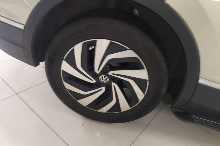 Used Volkswagen Tiguan L 2022 330TSI Automatic Two-Wheel Drive Smart Edition Right Rear Wheel Hub