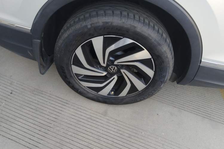 Used Volkswagen Tiguan L 2022 330TSI Automatic Two-Wheel Drive Smart Edition Right Rear Wheel Hub