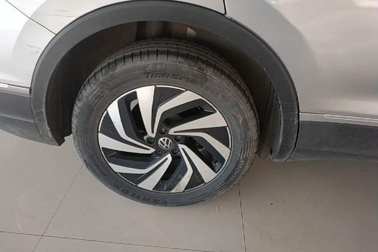 Used Volkswagen Tiguan L 2022 330TSI Automatic Two-Wheel Drive Smart Edition Right Rear Wheel Hub