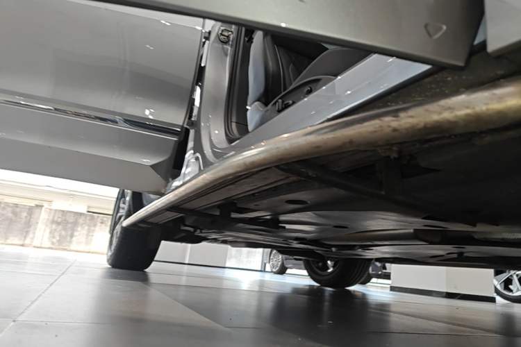 Used Volkswagen Tiguan L 2022 330TSI Automatic Two-Wheel Drive R-Line Enhanced Edition Right Side Sill