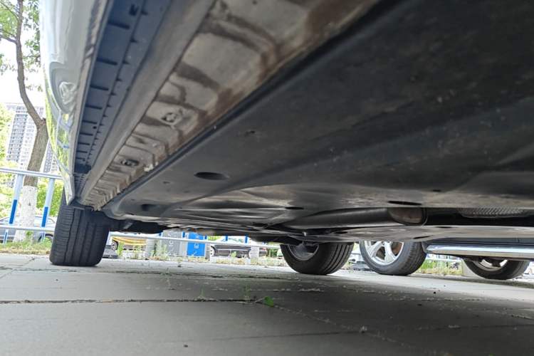Used Volkswagen Tiguan L 2022 330TSI Automatic Two-Wheel Drive R-Line Enhanced Edition Right Side Sill