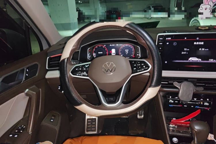 Used Volkswagen Tiguan L 2022 380TSI Automatic All-Wheel Drive R-Line Flagship 7-Seater Steering Wheel