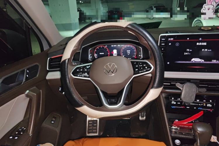 Used Volkswagen Tiguan L 2022 380TSI Automatic All-Wheel Drive R-Line Flagship 7-Seater Steering Wheel