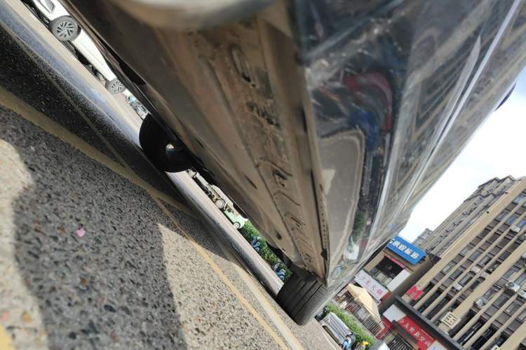 Used Volkswagen Tiguan L 2022 330TSI Automatic Two-Wheel Drive R-Line Flagship Edition Chassis Front Left