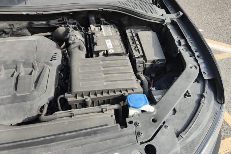 Used Volkswagen Tiguan L 2022 330TSI Automatic Two-Wheel Drive R-Line Flagship Edition Engine Bay Left