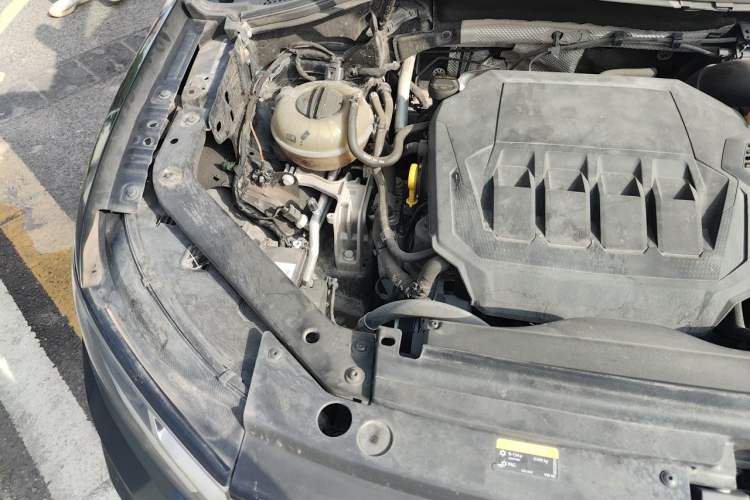 Used Volkswagen Tiguan L 2022 330TSI Automatic Two-Wheel Drive R-Line Flagship Edition Engine Bay Right