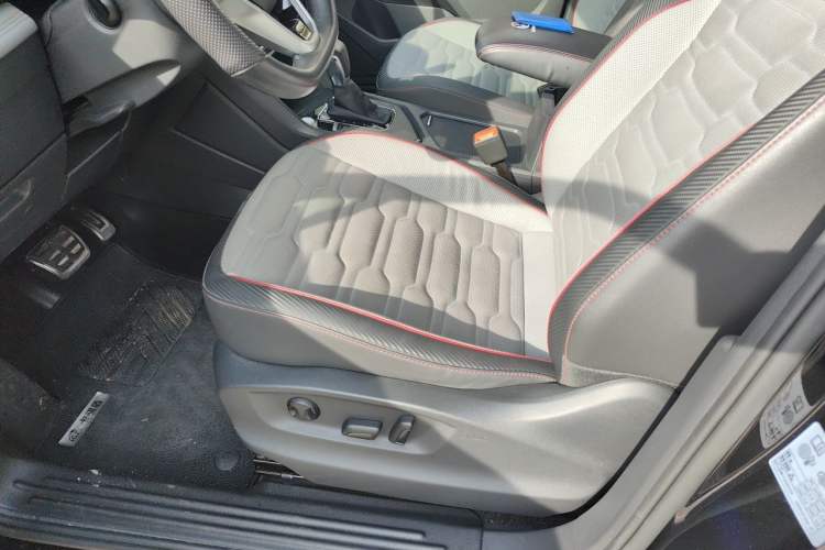 Used Volkswagen Tiguan L 2022 330TSI Automatic Two-Wheel Drive R-Line Flagship Edition Left Front Seat