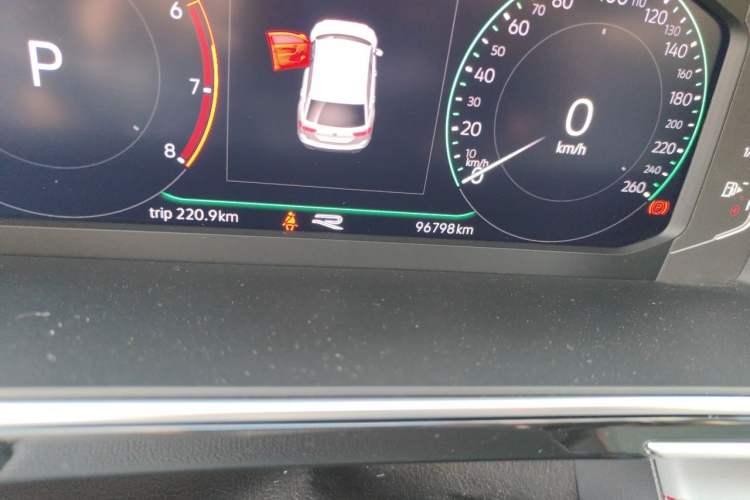 Used Volkswagen Tiguan L 2022 330TSI Automatic Two-Wheel Drive R-Line Flagship Edition Odometer Close Up