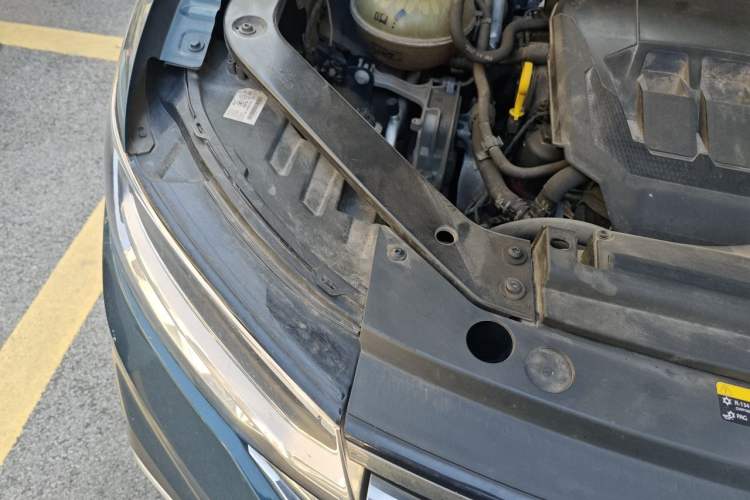 Used Volkswagen Tiguan L 2022 330TSI Automatic Two-Wheel Drive Smart Edition Engine Bay Right