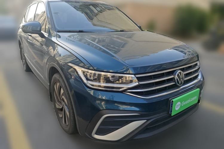 Used Volkswagen Tiguan L 2022 330TSI Automatic Two-Wheel Drive Smart Edition Front Right 45 Deg