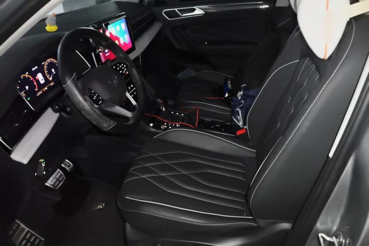 Used Volkswagen Tiguan L 2022 330TSI Automatic Two-Wheel Drive R-Line Enhanced Edition Left Front Seat