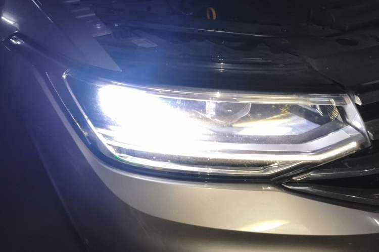 Used Volkswagen Tiguan L 2022 330TSI Automatic Two-Wheel Drive R-Line Enhanced Edition Right Front Headlight