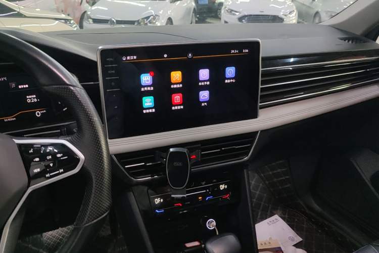 Used Volkswagen Tiguan L 2022 330TSI Automatic Two-Wheel Drive Smart Edition Audio And AC Panel