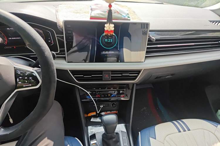 Used Volkswagen Tiguan L 2022 330TSI Automatic Two-Wheel Drive Smart Edition Audio And AC Panel
