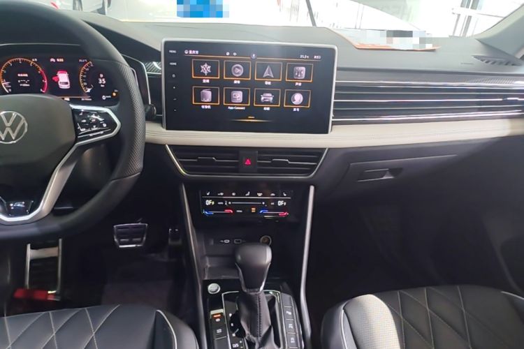 Used Volkswagen Tiguan L 2022 330TSI Automatic Two-Wheel Drive R-Line Enhanced Edition Audio And AC Panel