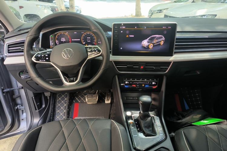 Used Volkswagen Tiguan L 2022 330TSI Automatic Two-Wheel Drive R-Line Enhanced Edition Center Console