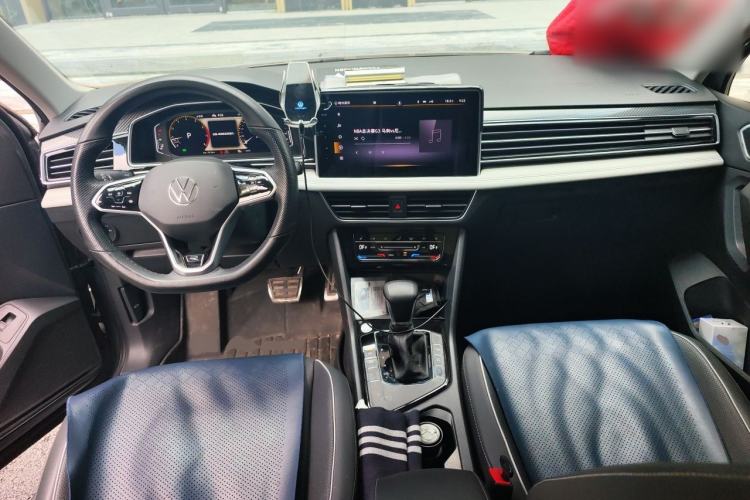 Used Volkswagen Tiguan L 2022 330TSI Automatic Two-Wheel Drive R-Line Enhanced Edition Center Console