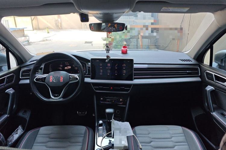 Used Volkswagen Tiguan L 2022 330TSI Automatic Two-Wheel Drive R-Line Flagship Edition Center Console