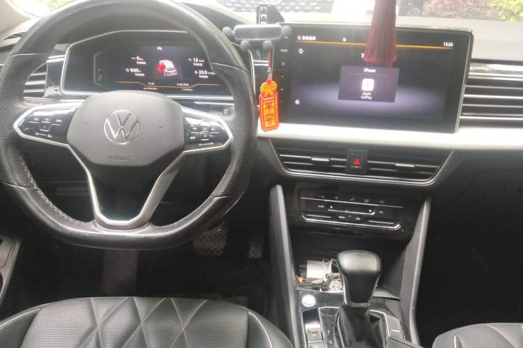 Used Volkswagen Tiguan L 2022 330TSI Automatic Two-Wheel Drive Smart Edition Center Console