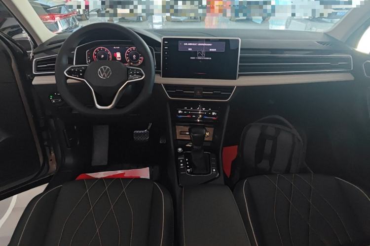Used Volkswagen Tiguan L 2022 330TSI Automatic Two-Wheel Drive Smart Edition Center Console
