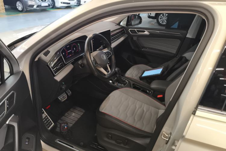 Used Volkswagen Tiguan L 2022 330TSI Automatic Two-Wheel Drive R-Line Flagship Edition Driver Seat