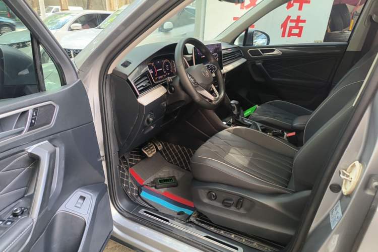 Used Volkswagen Tiguan L 2022 330TSI Automatic Two-Wheel Drive R-Line Enhanced Edition Driver Seat