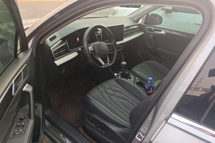 Used Volkswagen Tiguan L 2022 330TSI Automatic Two-Wheel Drive Smart Edition Driver Seat