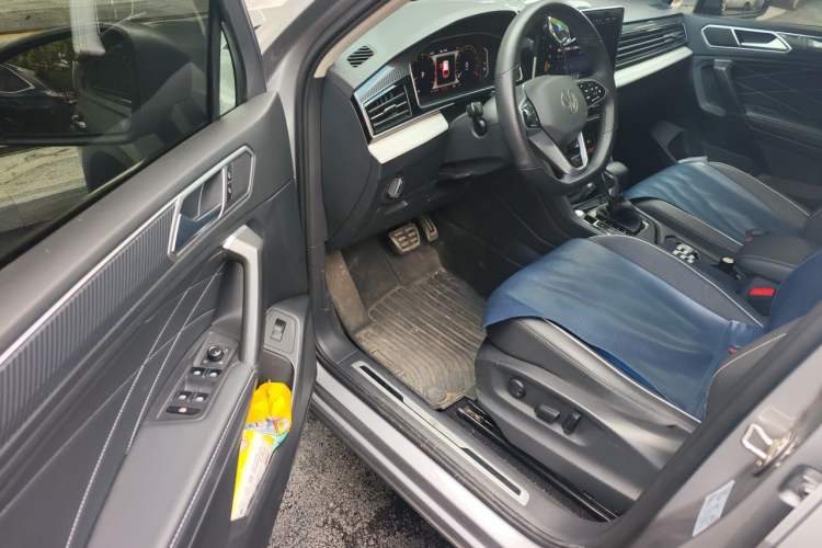 Used Volkswagen Tiguan L 2022 330TSI Automatic Two-Wheel Drive R-Line Enhanced Edition Driver Seat