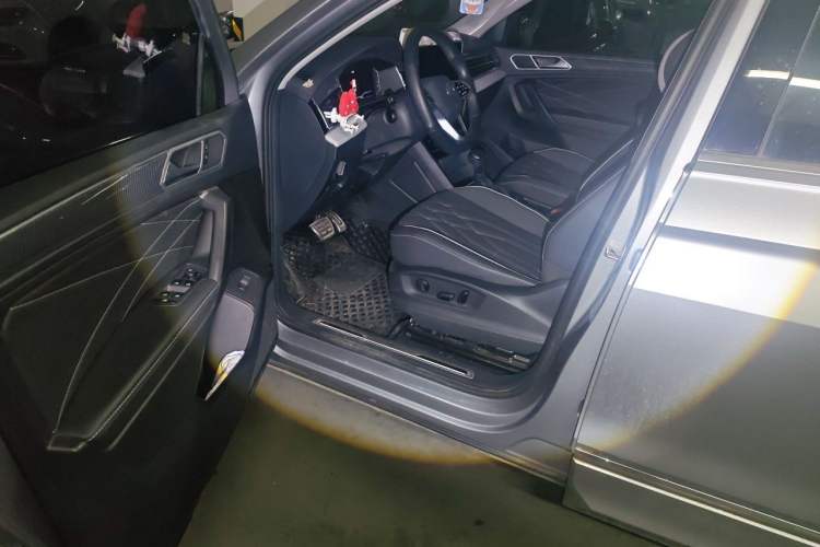 Used Volkswagen Tiguan L 2022 330TSI Automatic Two-Wheel Drive R-Line Enhanced Edition Driver Seat