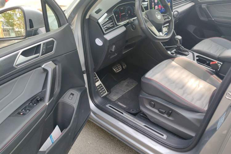 Used Volkswagen Tiguan L 2022 330TSI Automatic Two-Wheel Drive R-Line Enhanced Edition Driver Seat