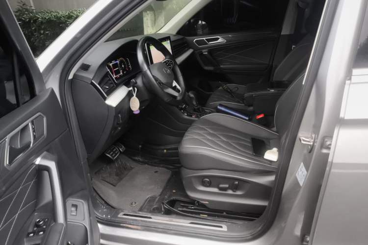 Used Volkswagen Tiguan L 2022 330TSI Automatic Two-Wheel Drive R-Line Enhanced Edition Driver Seat