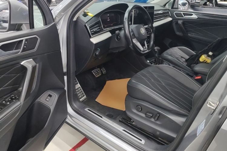 Used Volkswagen Tiguan L 2022 330TSI Automatic Two-Wheel Drive R-Line Enhanced Edition Driver Seat