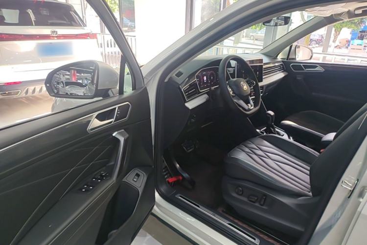 Used Volkswagen Tiguan L 2022 330TSI Automatic Two-Wheel Drive R-Line Enhanced Edition Driver Seat