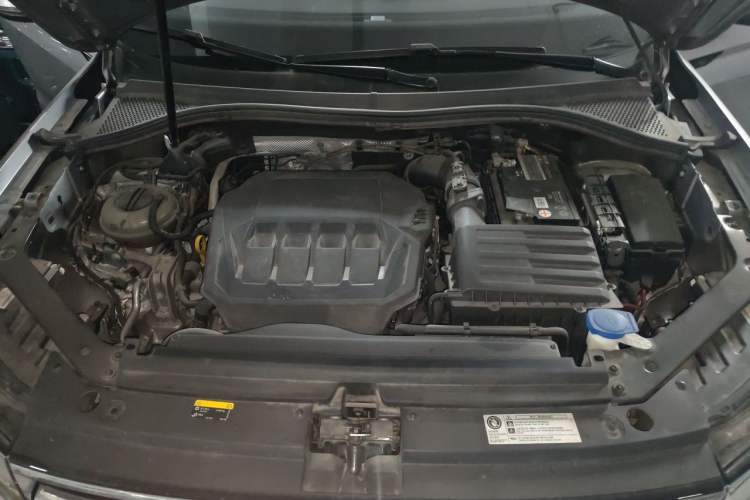 Used Volkswagen Tiguan L 2022 330TSI Automatic Two-Wheel Drive R-Line Enhanced Edition Engine Bay
