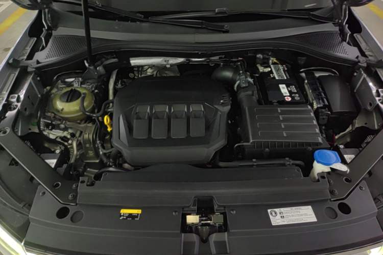 Used Volkswagen Tiguan L 2022 330TSI Automatic Two-Wheel Drive R-Line Flagship Edition Engine Bay