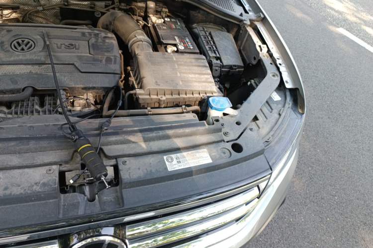 Used Volkswagen Tiguan L 2022 380TSI Automatic All-Wheel Drive R-Line Enhanced Comfort 7-Seater Engine Bay Left