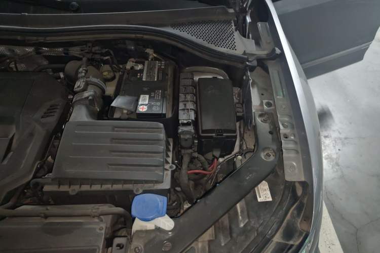 Used Volkswagen Tiguan L 2022 330TSI Automatic Two-Wheel Drive R-Line Enhanced Edition Engine Bay Left