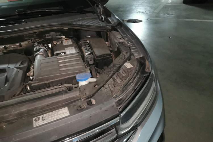 Used Volkswagen Tiguan L 2022 330TSI Automatic Two-Wheel Drive R-Line Enhanced Edition Engine Bay Left